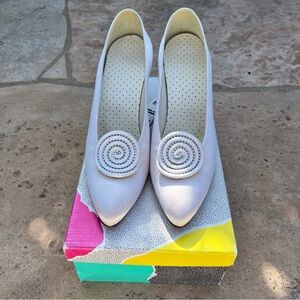 Vintage Stuart by Stuart Weitzman Ball of Fire Heels in White